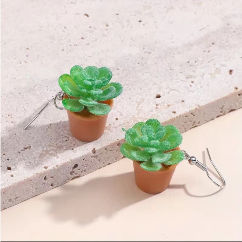 Green Succulent Plant‎ Design Dangle Earrings Cute Elegant Style Resin Jewelry